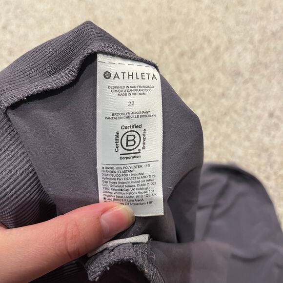 Athleta Brooklyn Ankle Pant Sz 22 Casual Travel Performance Purple - Picture 3 of 5